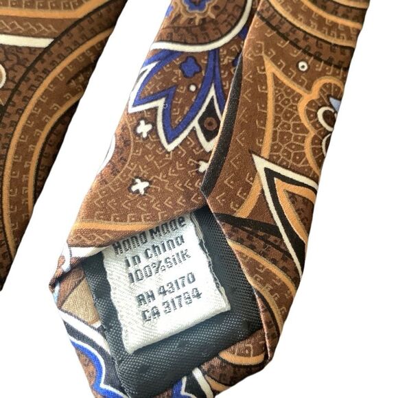 Pre Owned Men’s Geoffrey Beene Tie Neck Tie Necktie Paisley Print 100% Silk - Picture 4 of 5